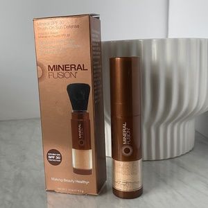 Mineral fusion sunscreen powder